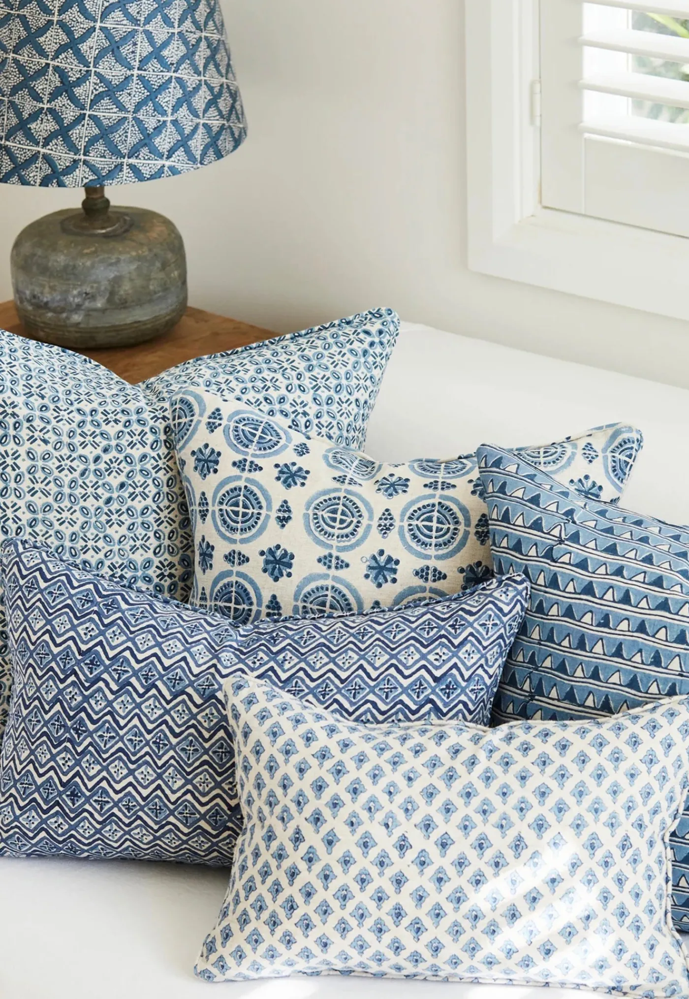amreli_azure_linen_cushio_2.webp Sale Amreli Azure Linen Cushion 55x55cm Cushions & Throws