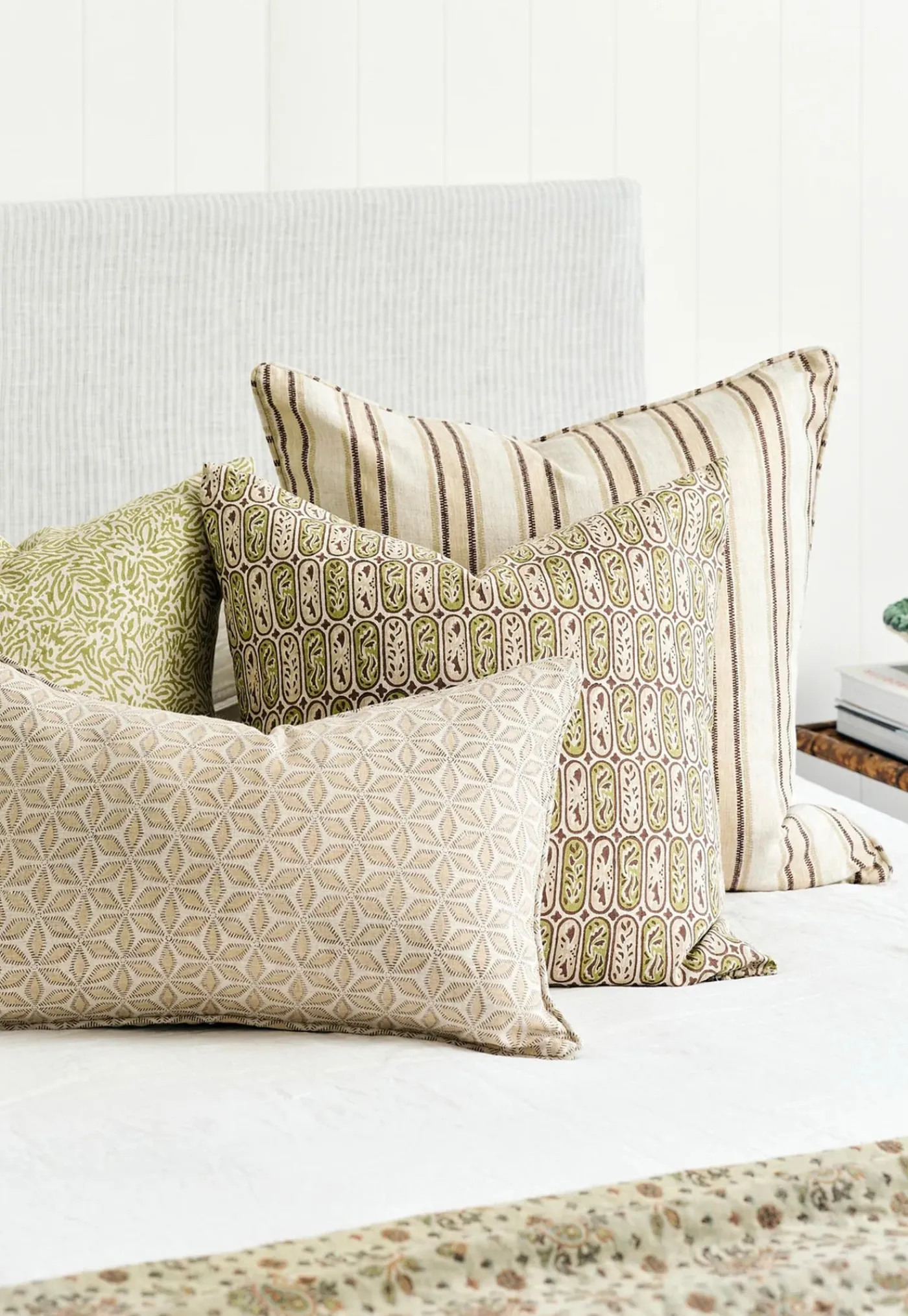 carezza_shell_linen_cushi_1.webp Online Carezza Shell Linen Cushion 50x50cm Cushions & Throws