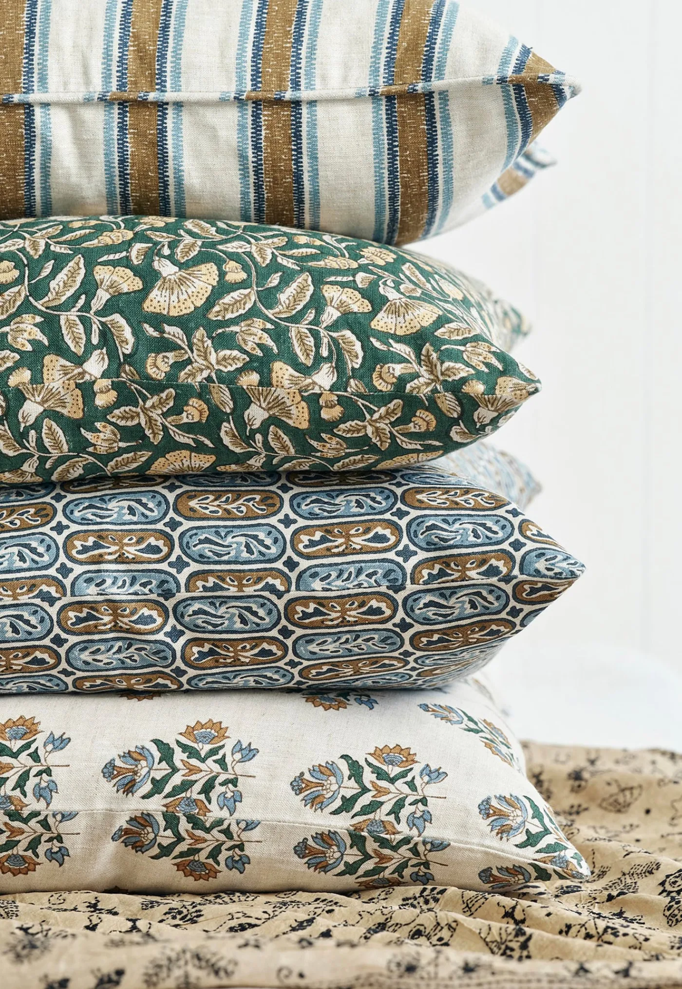 carezza_tobacco_linen_cus_2.webp New Carezza Tobacco Linen Cushion 50x50cm Cushions & Throws