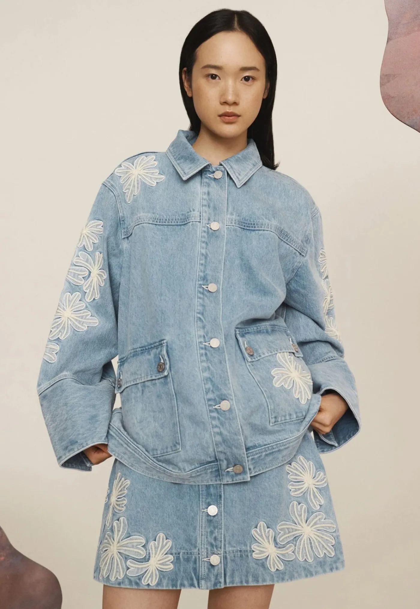 charlene_denim_jacket__li_0.webp Outlet Charlene Denim Jacket - Light Wash Women Blazers & Jackets | Denim