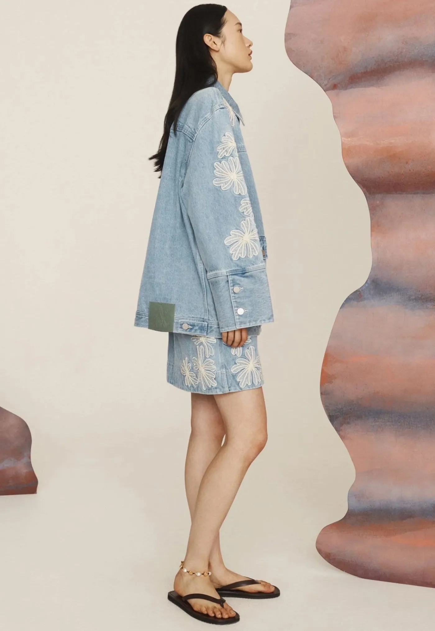 charlene_denim_jacket__li_3.webp Outlet Charlene Denim Jacket - Light Wash Women Blazers & Jackets | Denim