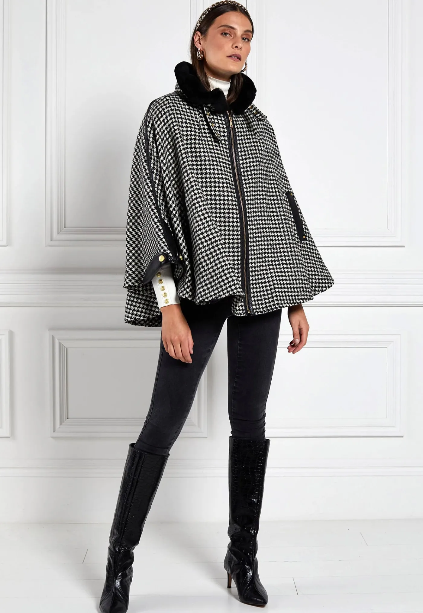 chiltern_cape__houndstoot_0.webp New Chiltern Cape - Houndstooth Women Coats