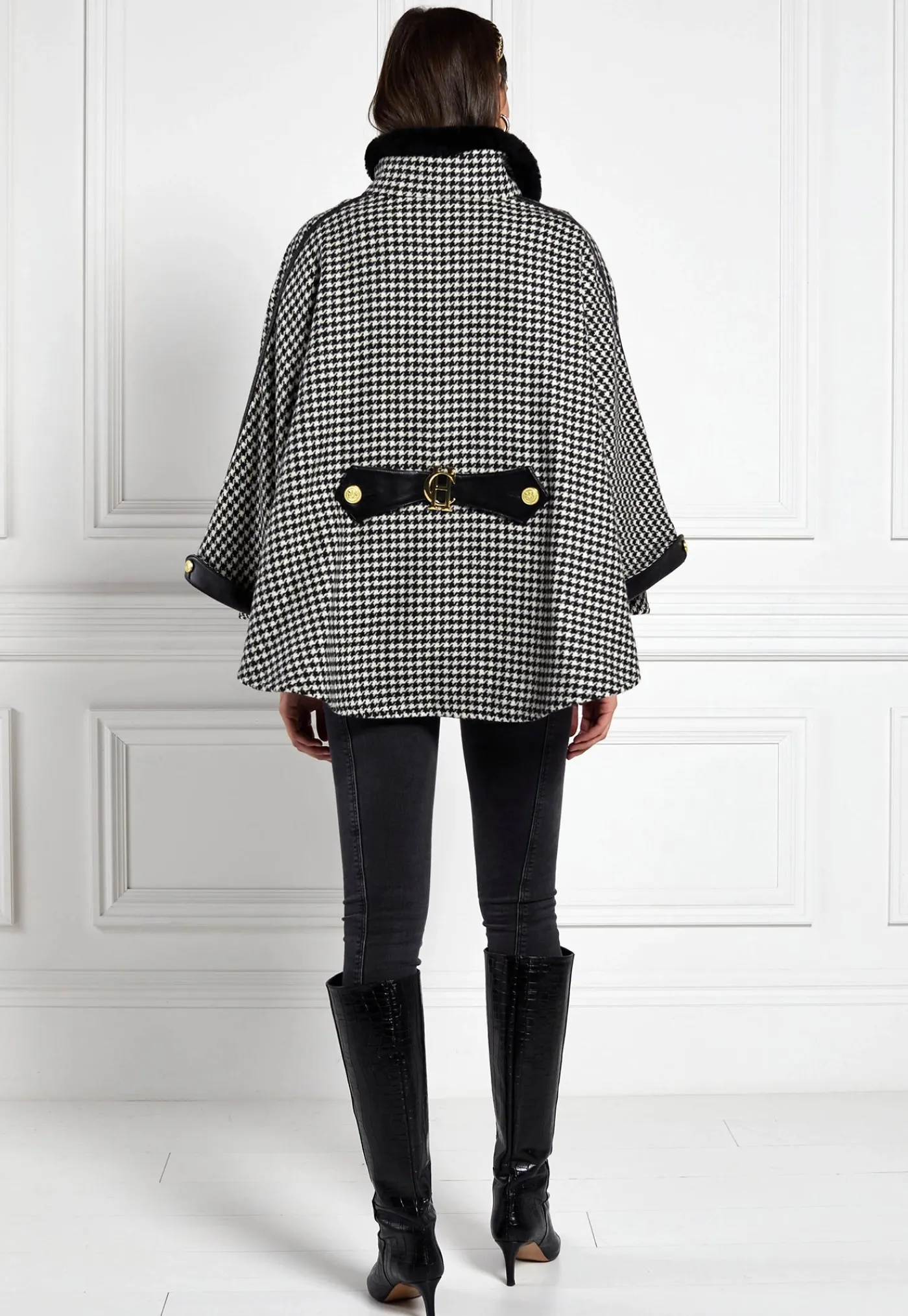 chiltern_cape__houndstoot_5.webp New Chiltern Cape - Houndstooth Women Coats