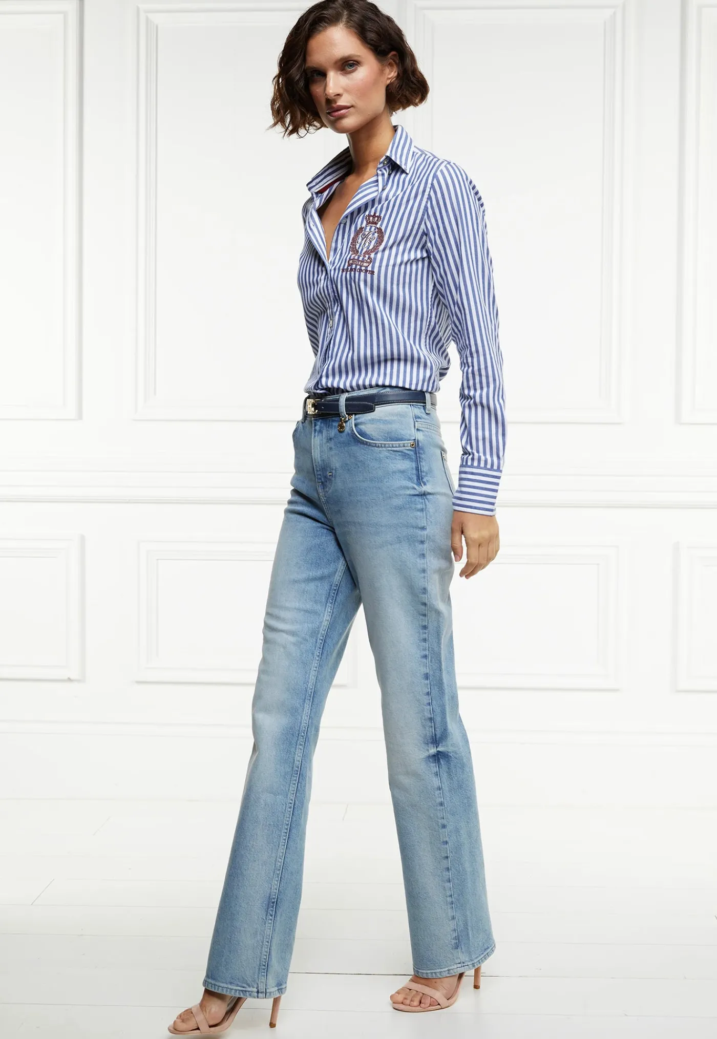 classic_straight_jean__vi_1.webp Discount Classic Straight Jean - Vintage Indigo Women Denim
