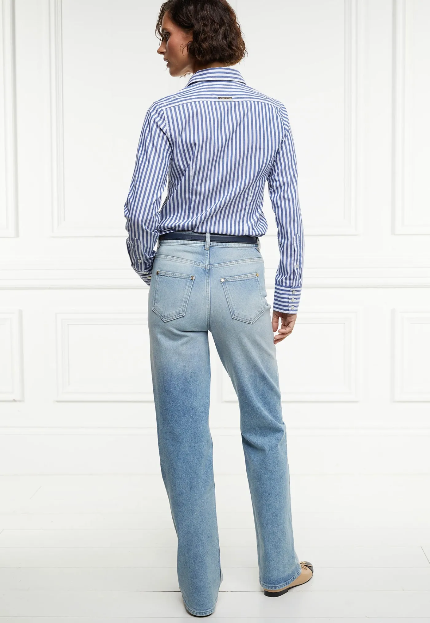 classic_straight_jean__vi_2.webp Discount Classic Straight Jean - Vintage Indigo Women Denim