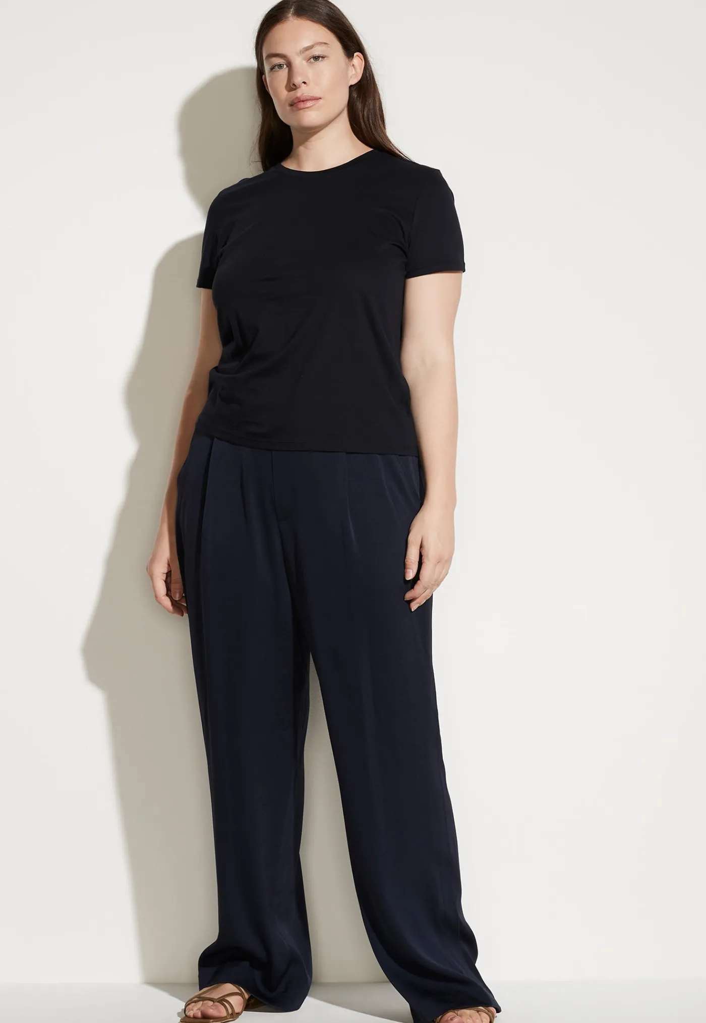 essential_crew__black_2.webp Discount Essential Crew - Black Women Tops & Tees