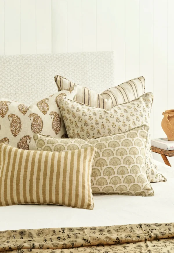 Hot Lido Shell Linen Cushion 55x55cm Cushions & Throws