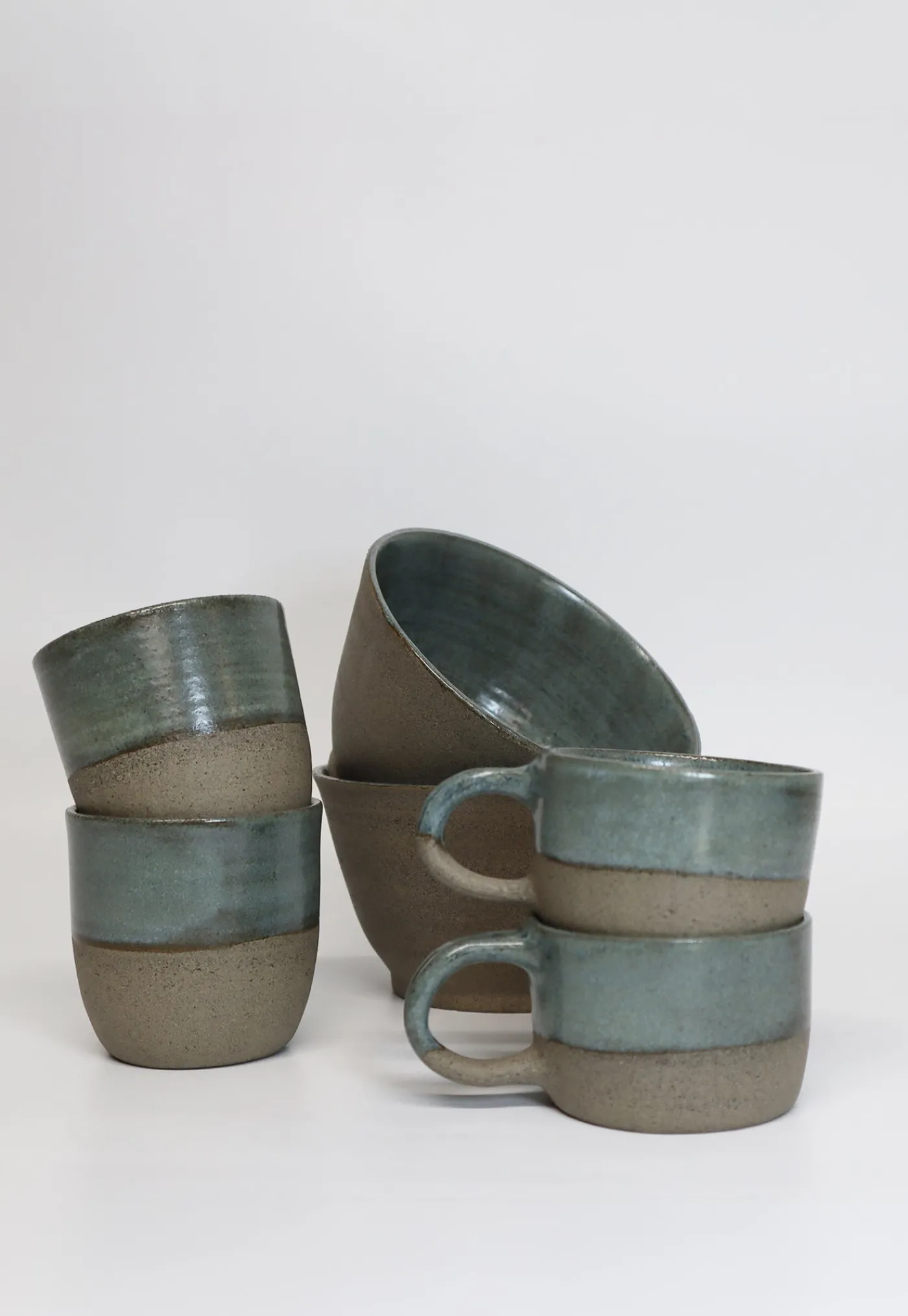 medium_bowl__green_1.webp Best Medium Bowl - Green Ceramics