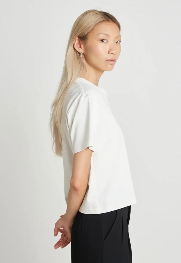 Outlet Squire Tee - Cream Women Tops & Tees