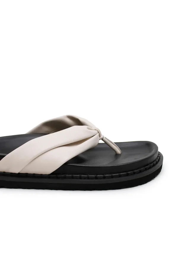 New Wynn Thong - Mist/Black Women Footwear | Slides & Sandals